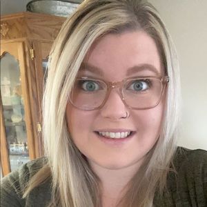 Meet your Posher, Kayla